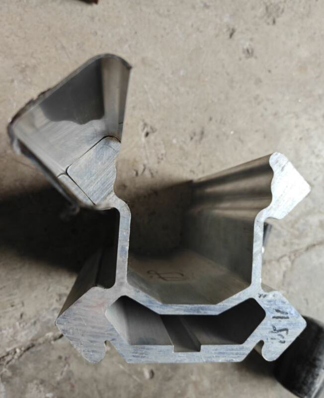 油圧ロックドリルリグ用フィードビーム用アルミニウム押出プロファイル 7005 アルミニウム合金 4800MM 長さ